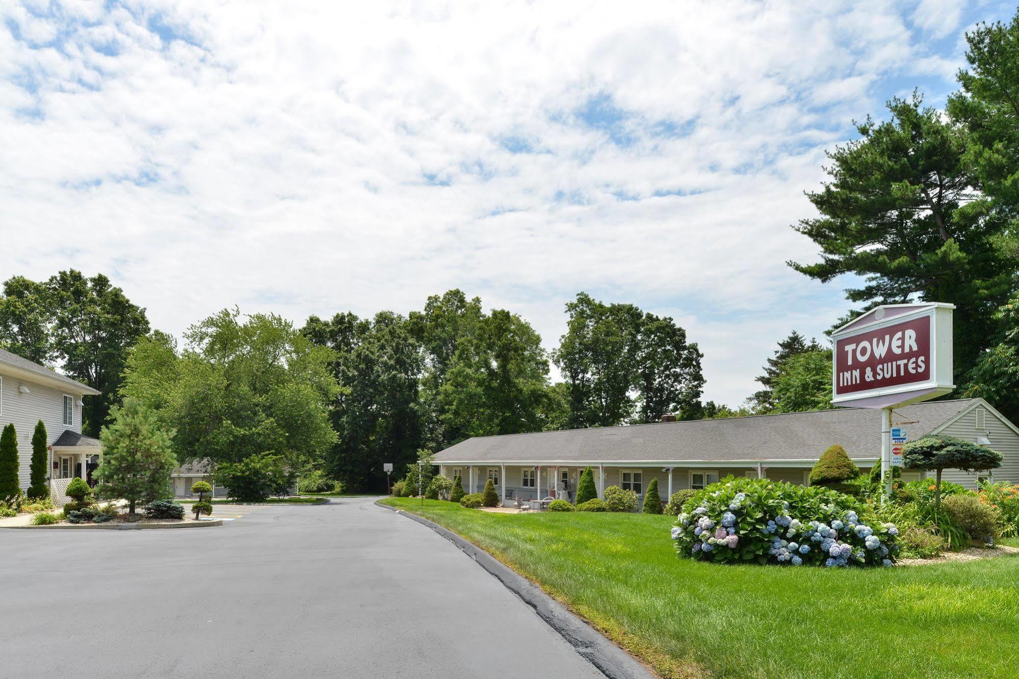 Tower Inn And Suites Of Guilford / Madison Exterior foto