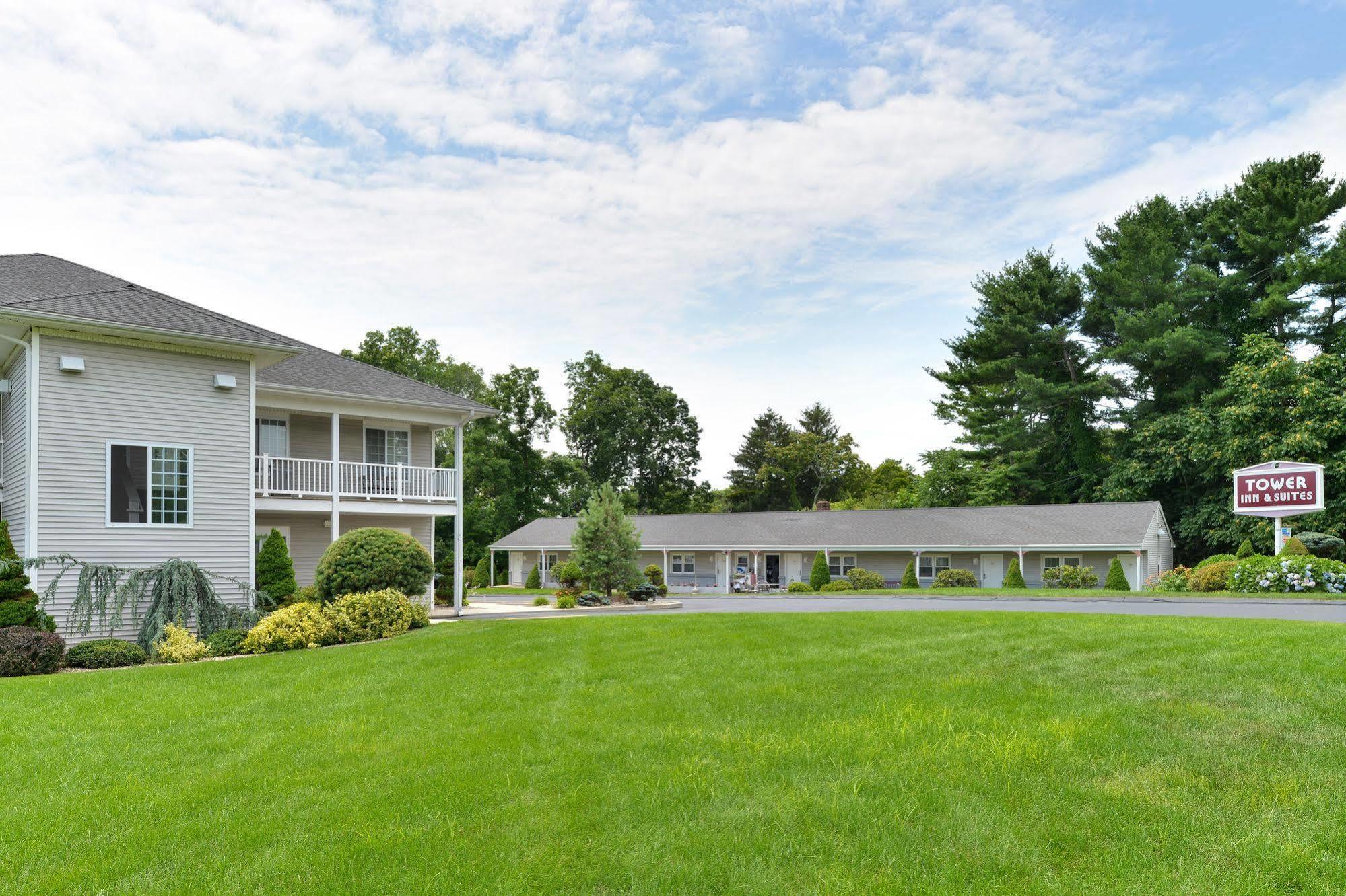 Tower Inn And Suites Of Guilford / Madison Exterior foto